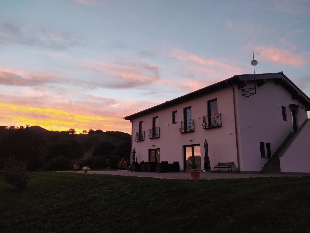 Agriturismo Casale Lisalola Hotel Sutri Luaran gambar