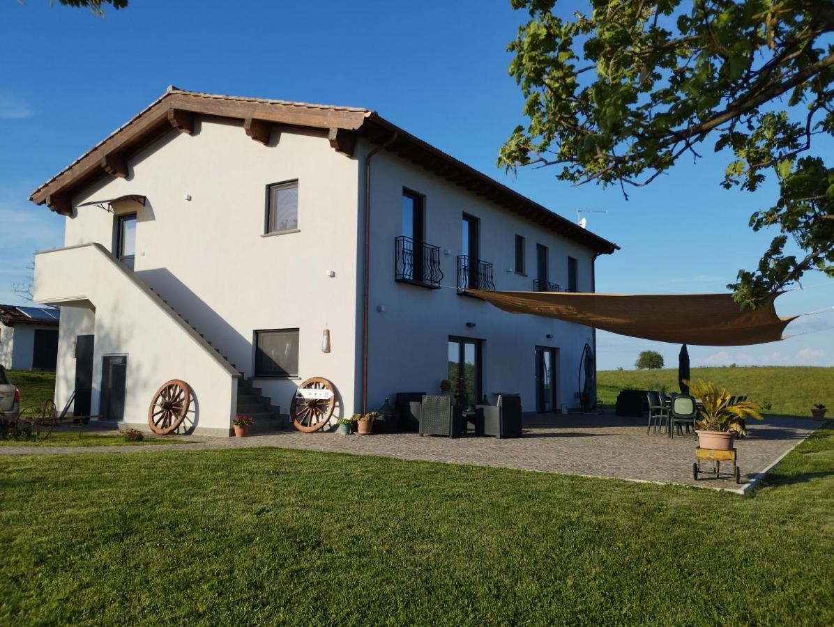 Agriturismo Casale Lisalola Hotel Sutri Luaran gambar