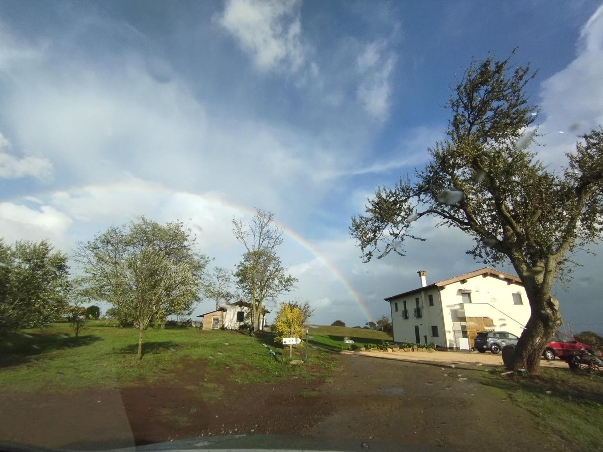 Agriturismo Casale Lisalola Hotel Sutri Luaran gambar