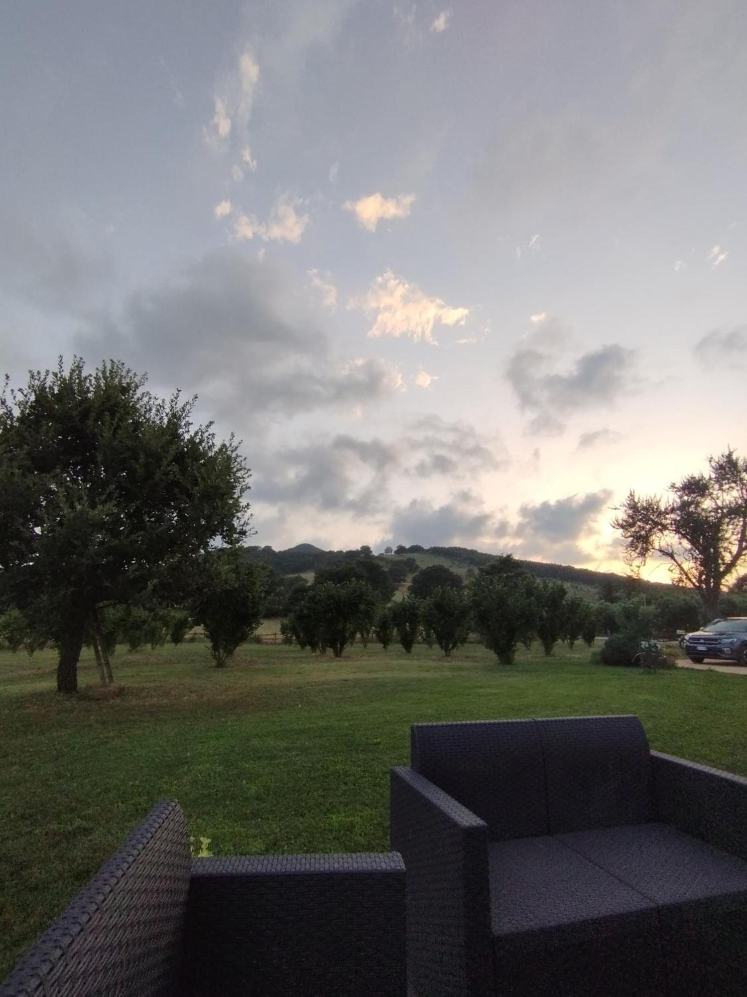 Agriturismo Casale Lisalola Hotel Sutri Luaran gambar