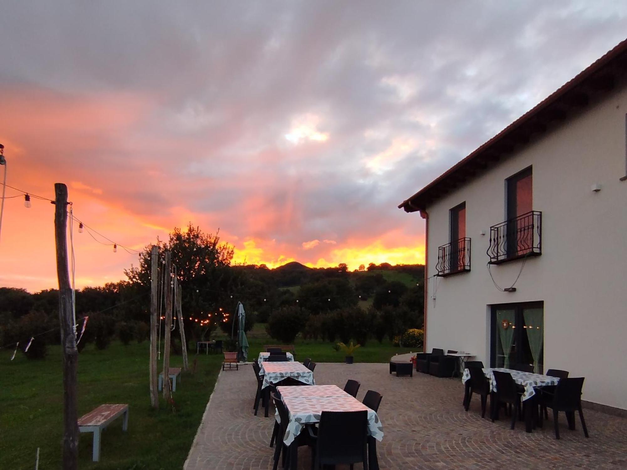 Agriturismo Casale Lisalola Hotel Sutri Luaran gambar